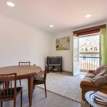 Charming Spacious House - In The Heart Of The Apartment *